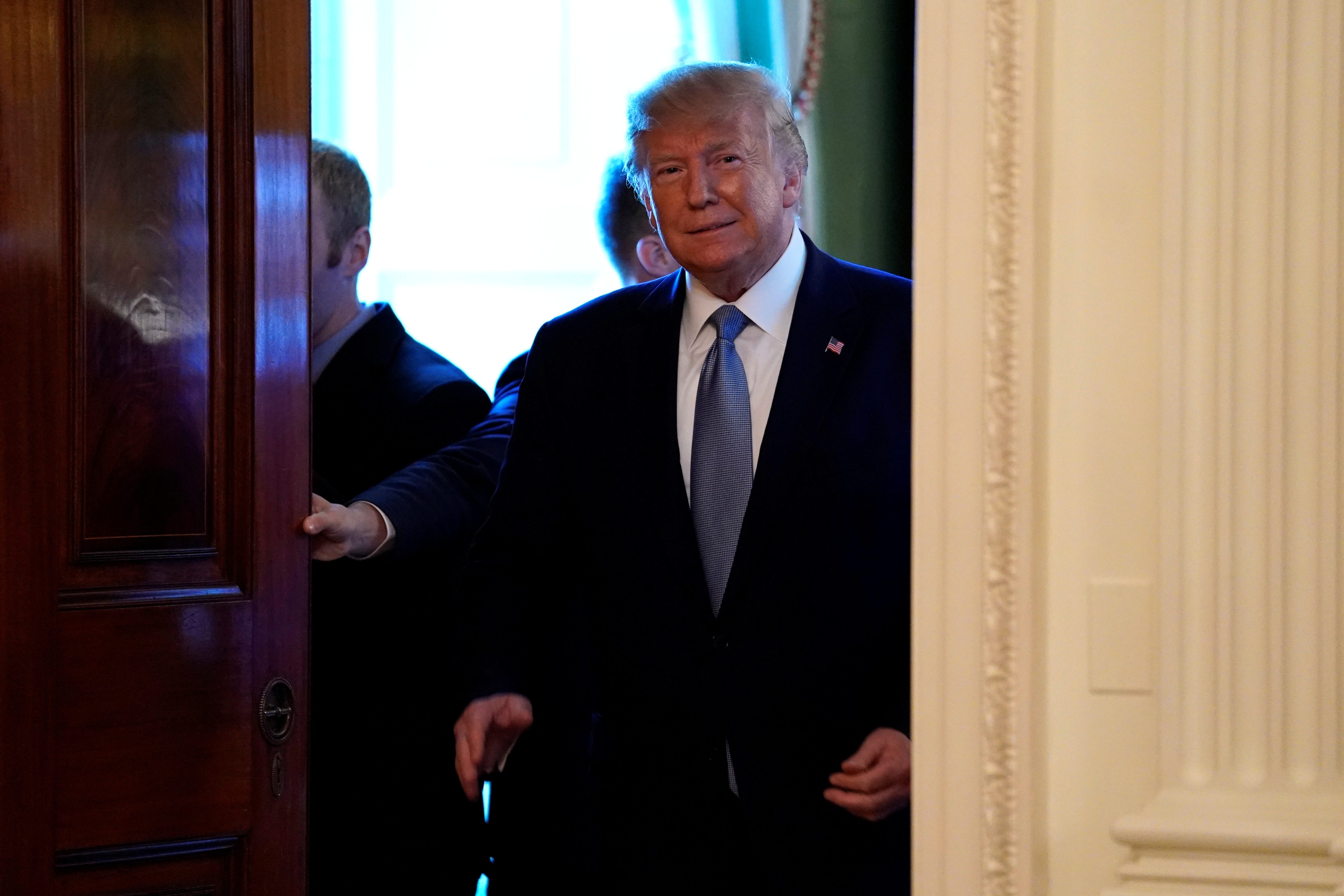 ترامب يُعلّق دخول مهاجرين لأمريكا لا يستطيعون دفع تكاليف رعايتهم الصحية