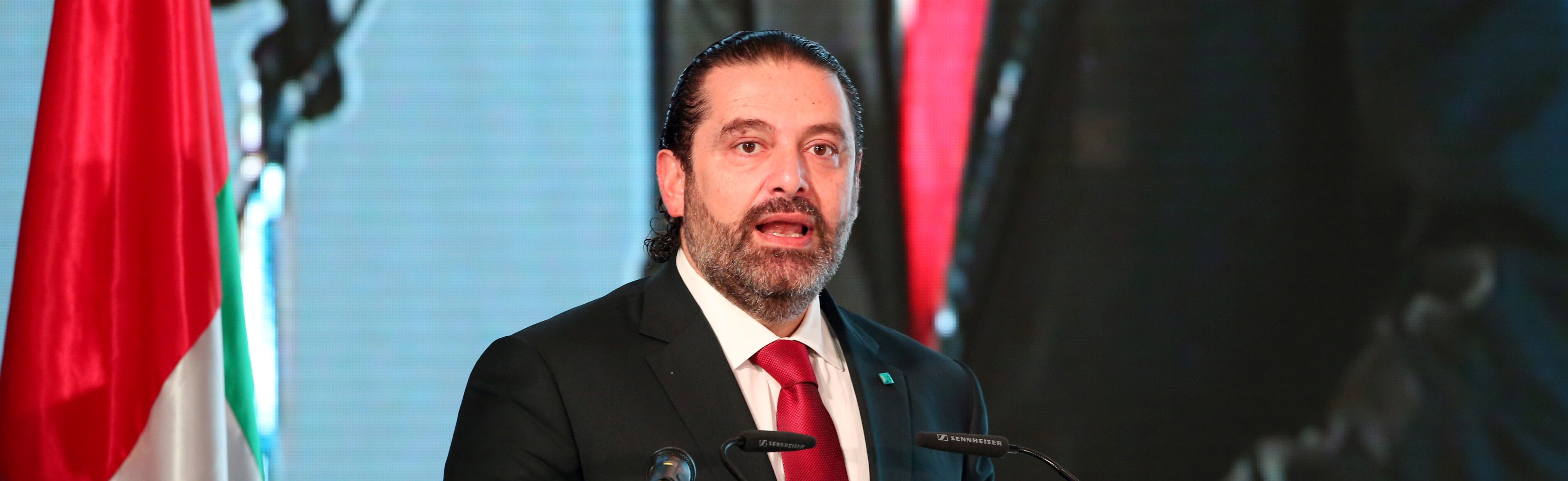 الخليج يرفض دعم الحريري مجدداً.. ماذا يعني الصمت السعودي-الإماراتي الحذر تجاه احتجاجات لبنان؟