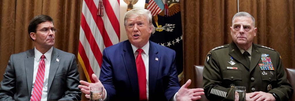 دخلوا قاعة شديدة التأمين دون إذن.. جمهوريون يقتحمون جلسة مساءلة ترامب ويوقفون شهادة مسؤولة في وزارة الدفاع