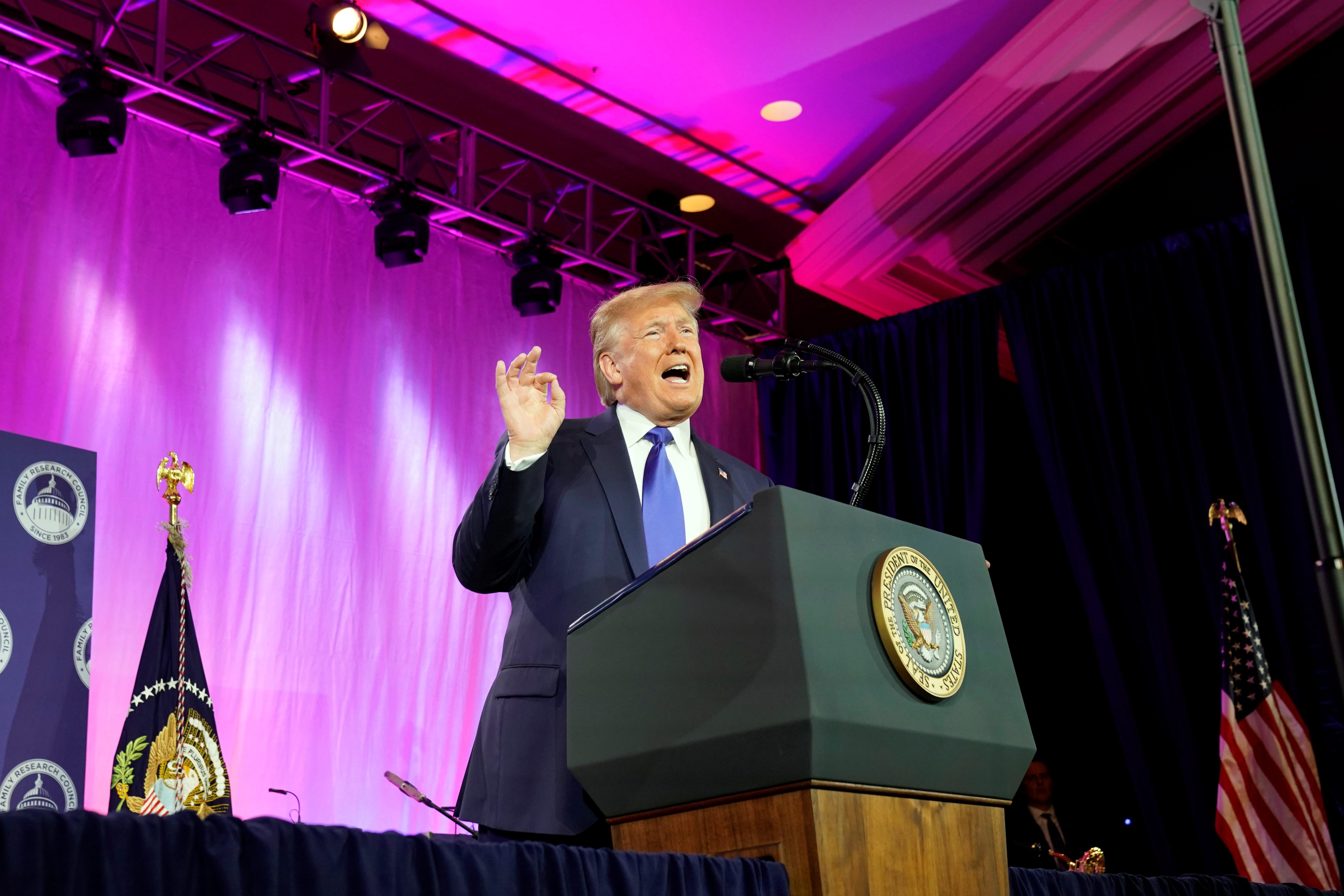 استفز ترامب ووصفه بـ«الفضيحة».. قناة أمريكية تزيف فيديو دعائي لأسلحة على أنه من العملية التركية بسوريا