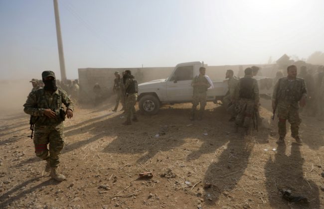 هل عقد الأكراد صفقة مع «الأسد»؟ قناة الميادين تكشف عن استعداد «قوات النظام» لدخول مدينتي كوباني ومنبج