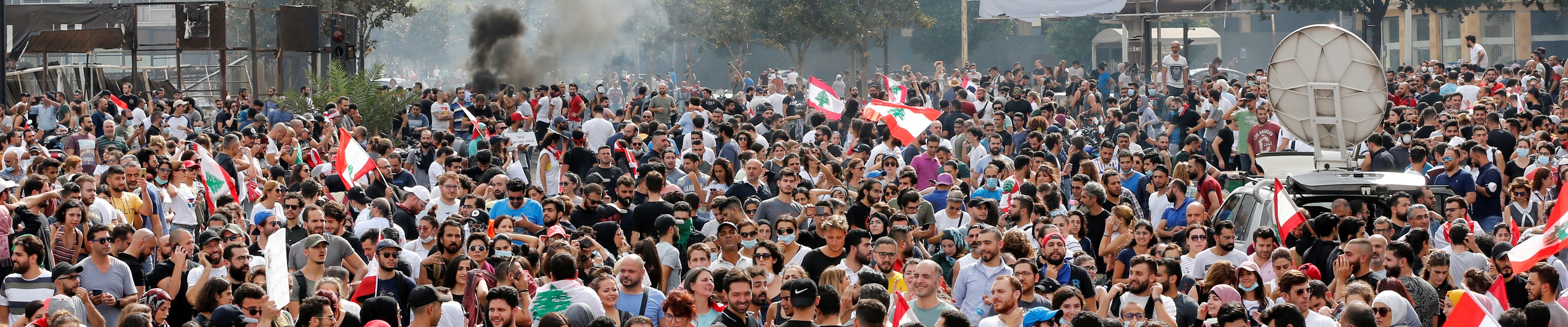 غضبهم أعمق بكثير من ضريبة «واتساب» أو حرائق الغابات.. لماذا اندلعت الاحتجاجات في لبنان؟