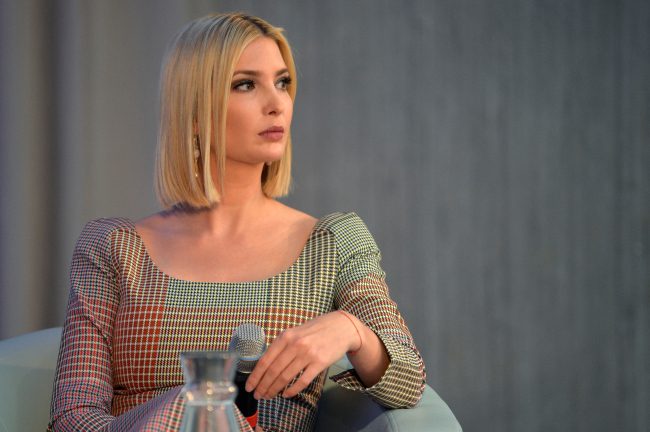 إيفانكا ترامب ترتكب «خطأً فادحاً» بسبب ماركة حقيبتها التي اختفت فجأة أثناء حضورها فعالية