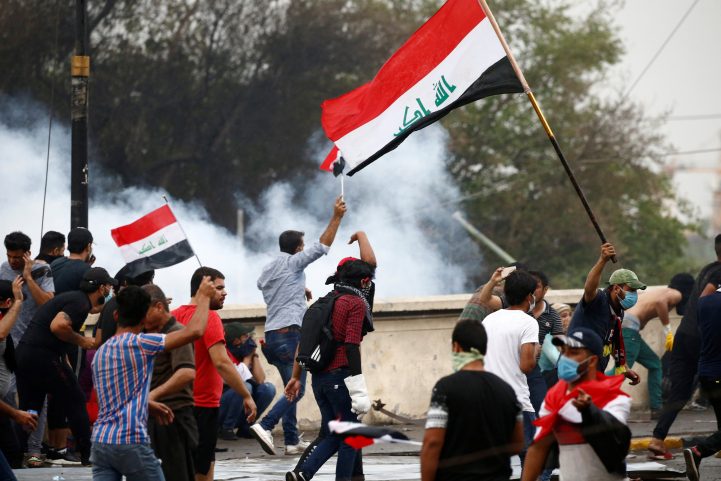 سقوط عشرات القتلى والجرحى في احتجاجات العراق/ رويترز