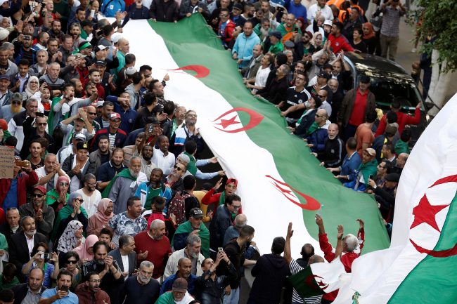 قبل انتهاء مهلة الترشح، تضارب في أعداد المترشحين لانتخابات الرئاسة الجزائرية