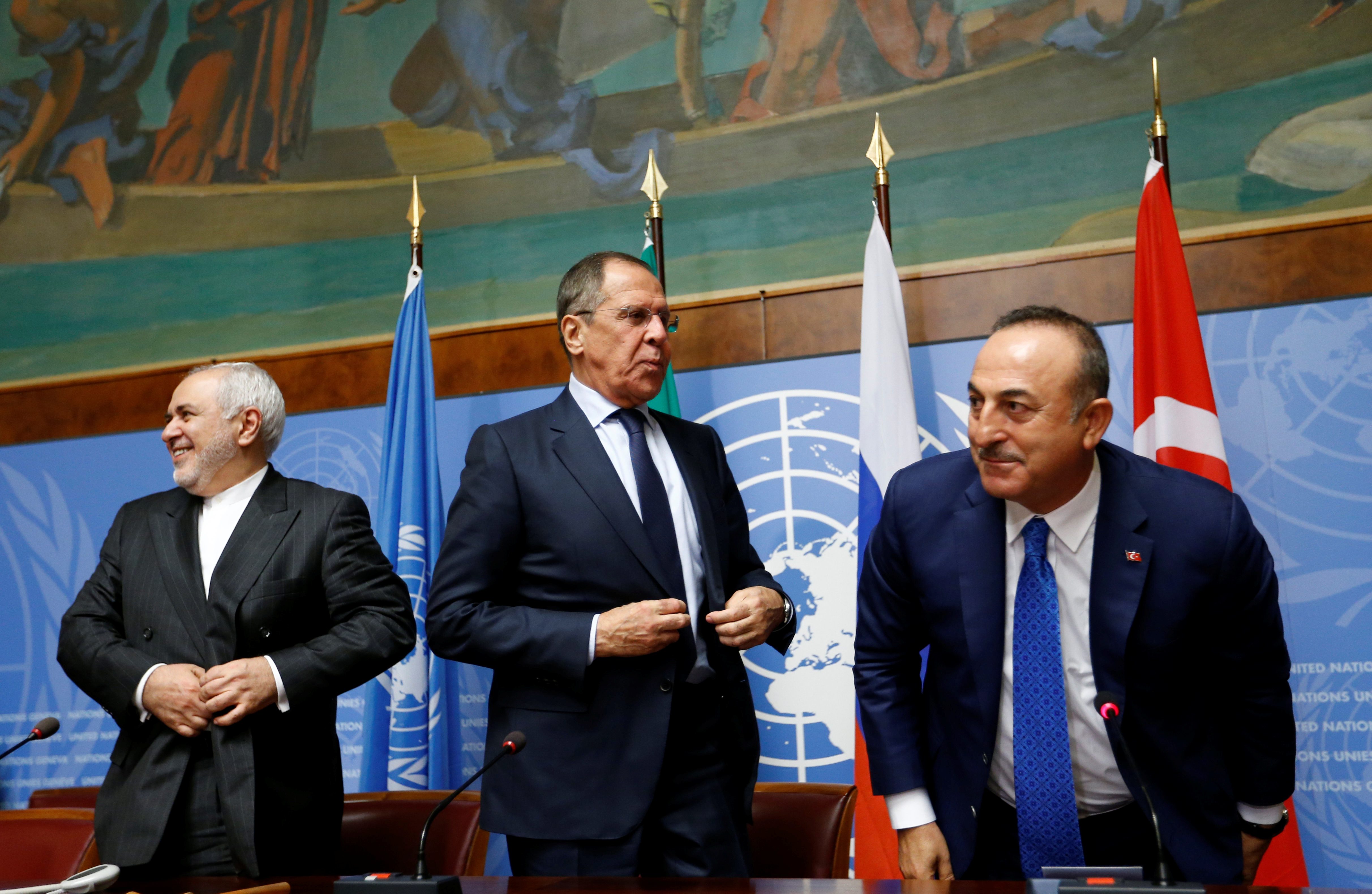 وزراء خارجية تركيا وروسيا وإيران/ رويترز