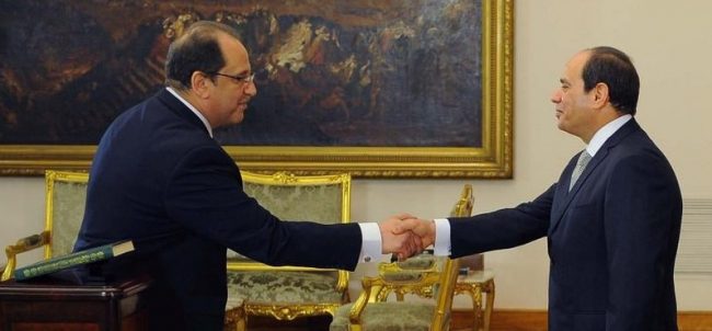 انتزع صلاحيات أمن الدولة.. كيف حول السيسي مهمة المخابرات العامة من حماية الأمن القومي إلى التجسس على الشعب؟