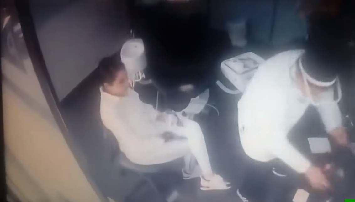 هروب سياسية كولومبية سجينة من النافذة أثناء موعد مع طبيب الأسنان