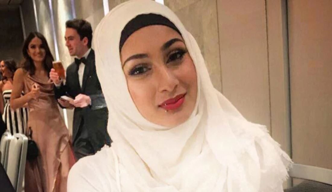 انفجرت باكية عندما اختيرت من بين أصدقائها البيض.. مطعم يمنع شابة مسلمة من الدخول بسبب الحجاب