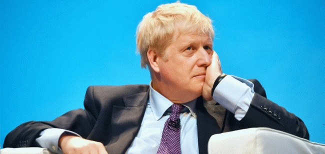 جونسون المنكسر يتراجع عن وعد «قطعه لحظة الهزيمة» ويطلب تأجيل خروج بلاده من الاتحاد الأوروبي