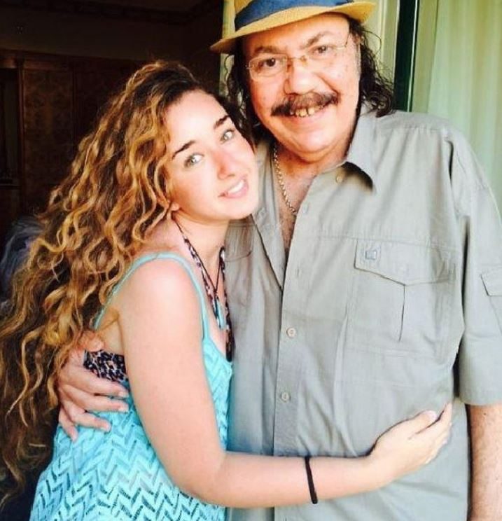 الكشف عن سبب وفاة طلعت زكريا، وآخر ظهور له في زفاف «ابنته» هنا الزاهد