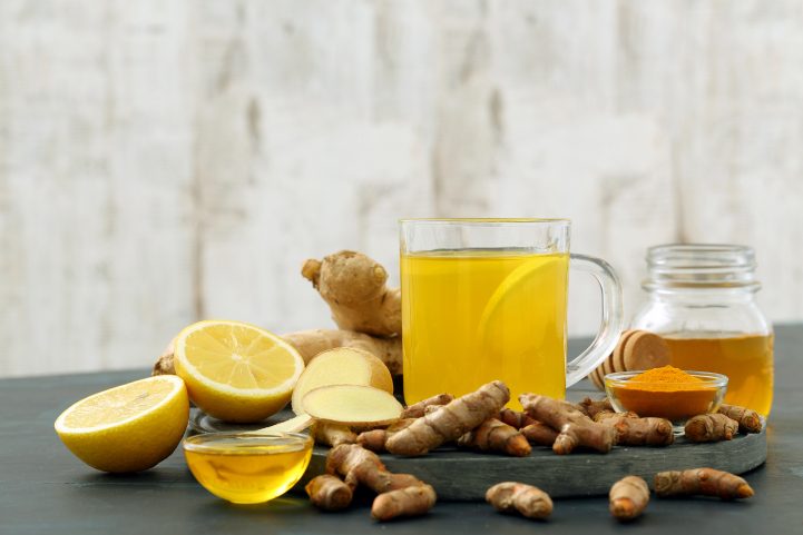 istock\ فوائد شاي الزنجبيل والكركم