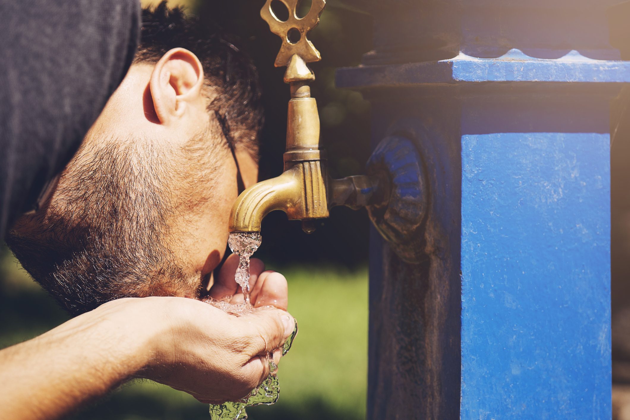 العنصر الأساسي للحياة، ولكن.. الماء ليس المشروب الأكثر قدرة على ترطيب الجسم