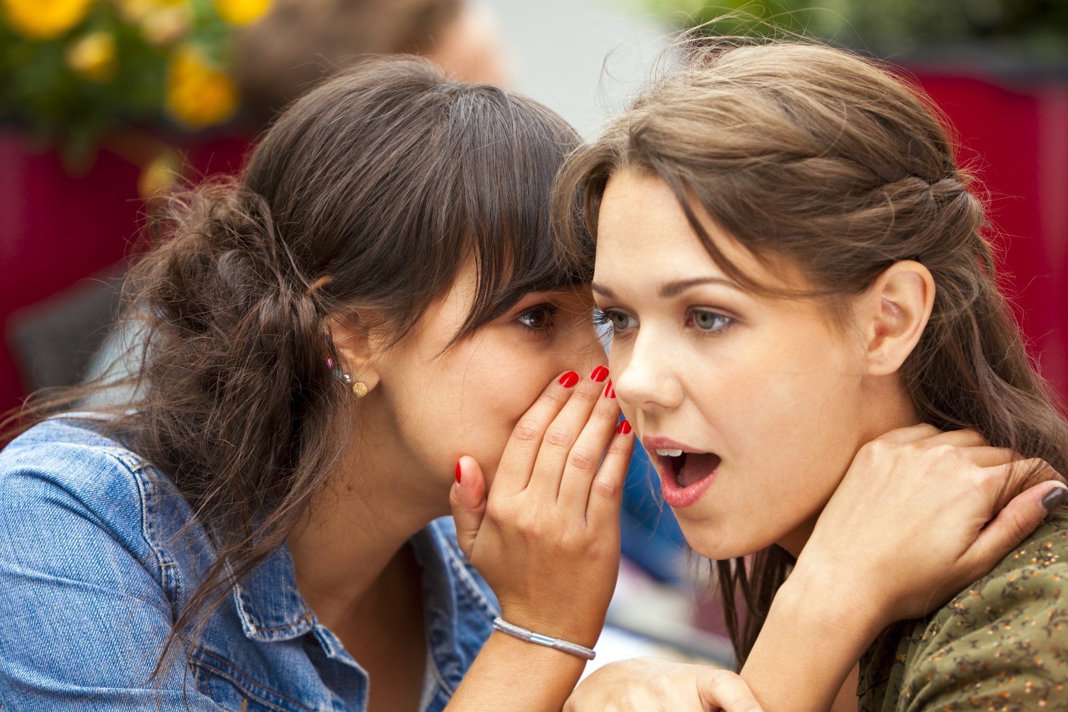 هذه التفاصيل بين شريكي الحياة لا يجب أن تشاركها.. إليك حدود ما يمكن البوح به للآخرين