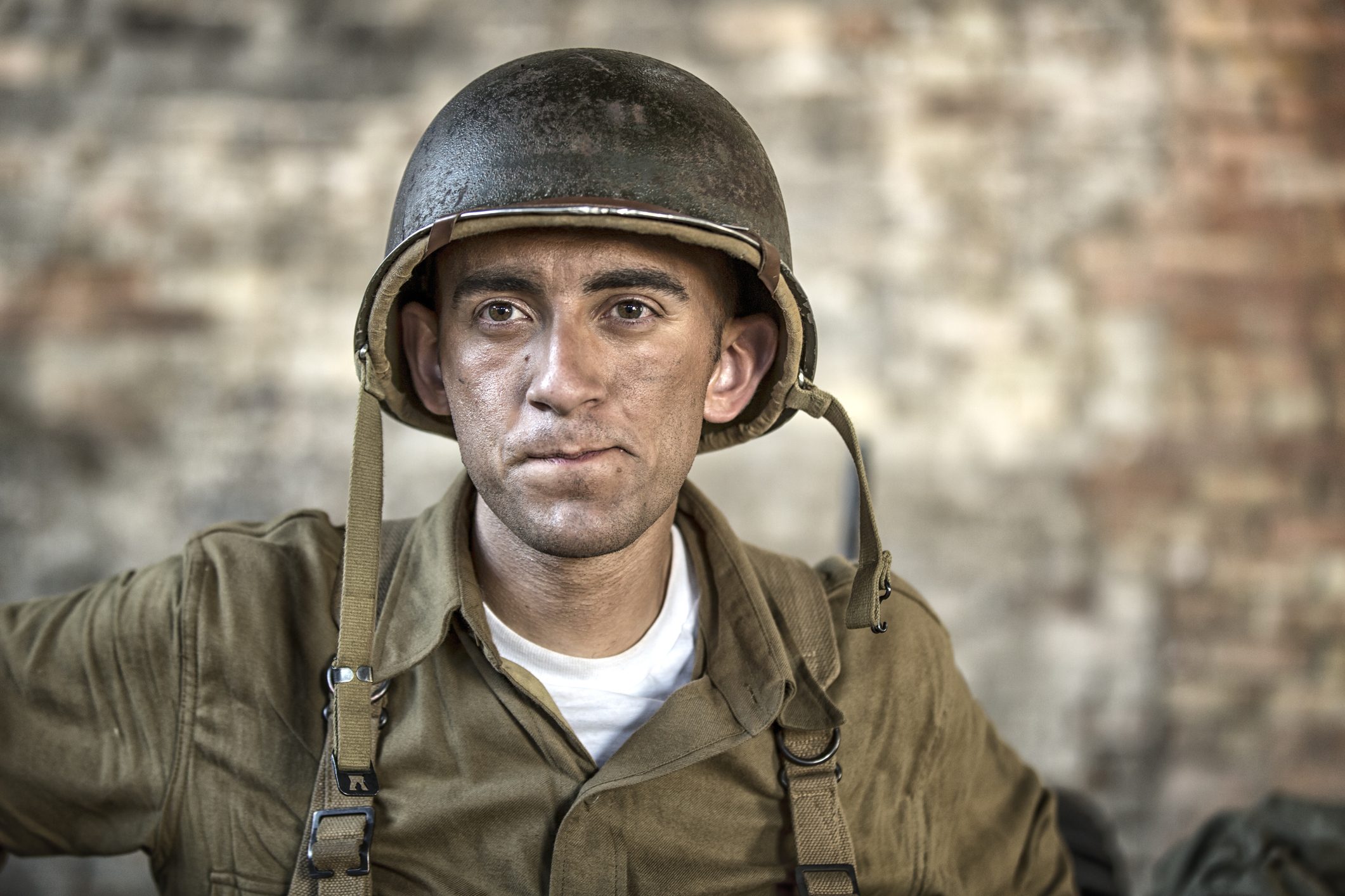 الاختبارات كشفت أن الخوذات الجديدة لا تفي بمتطلَّبات الحماية فحسب، بل تتخطاها أيضاً