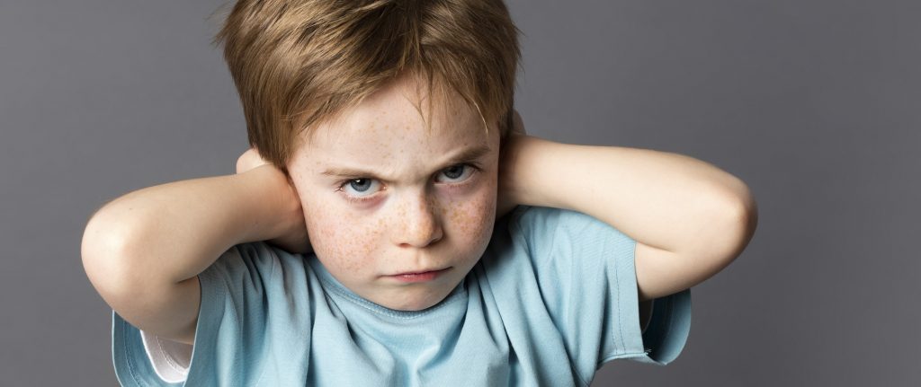 التعامل مع الطفل العنيد