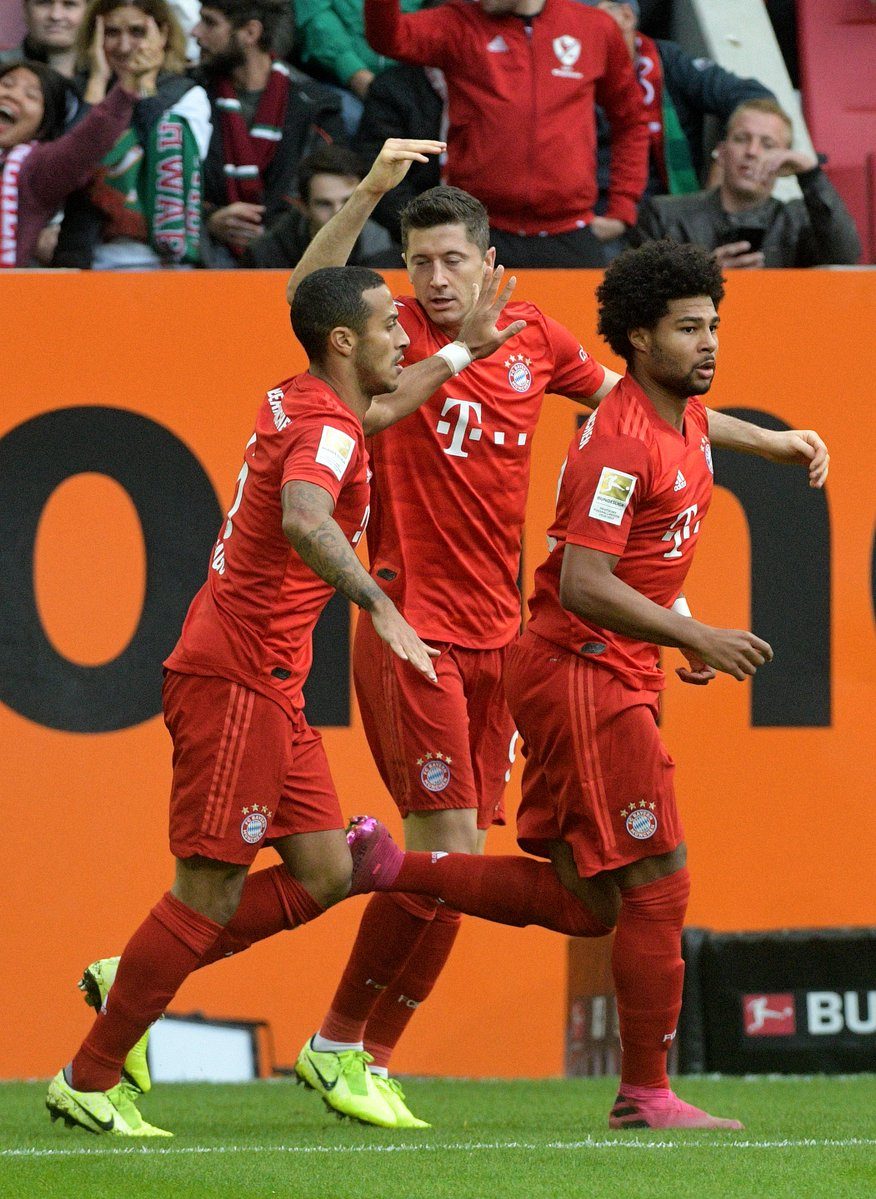 مباراة مثيرة في البوندسليغا.. ليفاندوفسكي يعادل رقم أوباميانغ القياسي وأوغسبورغ يدخل التاريخ