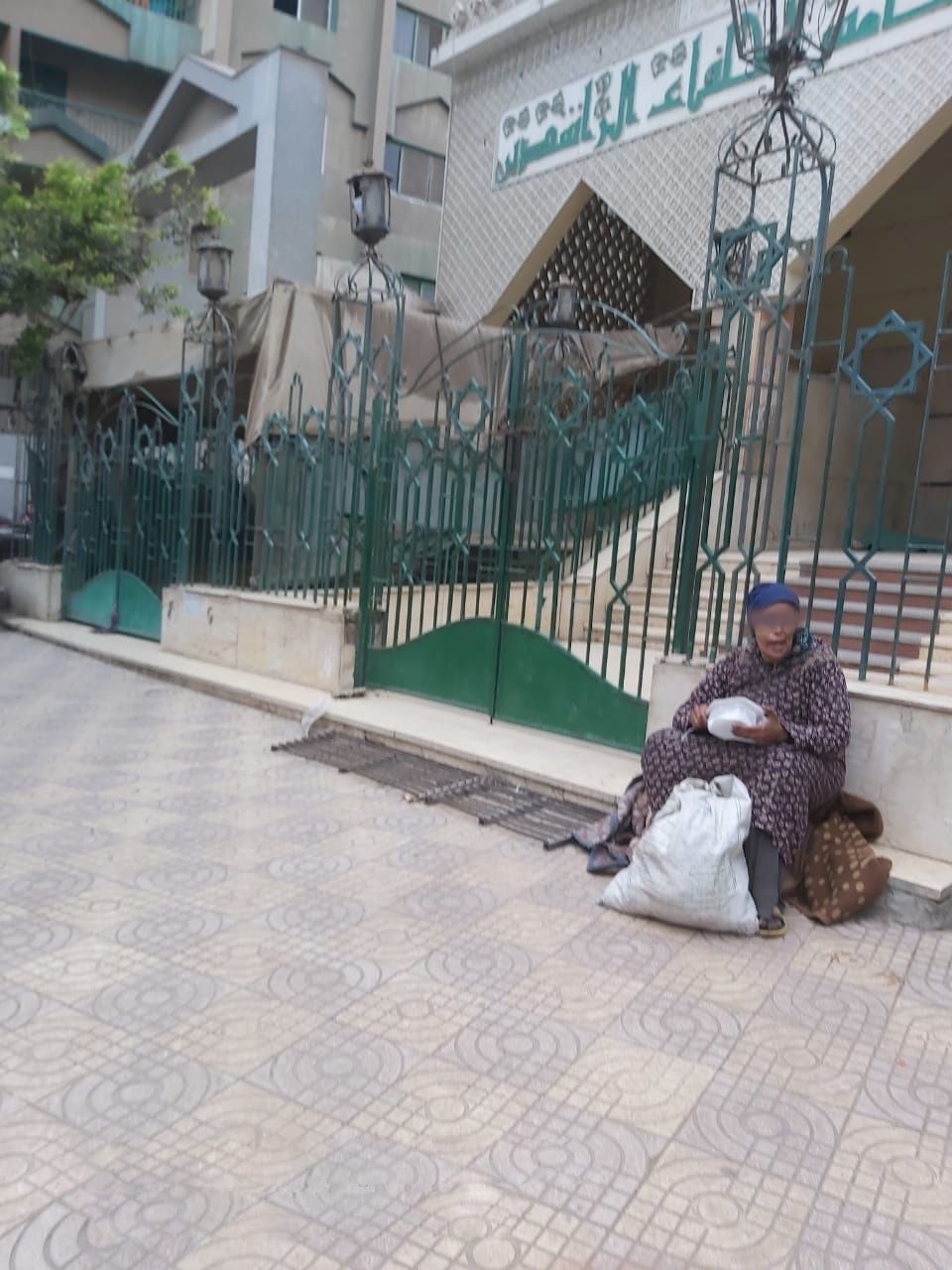 أجسادهم تُنهش بلا رحمة.. حكايات المرضى النفسيين بشوارع القاهرة تكشف فظائع المجتمع وتخاذل السلطة