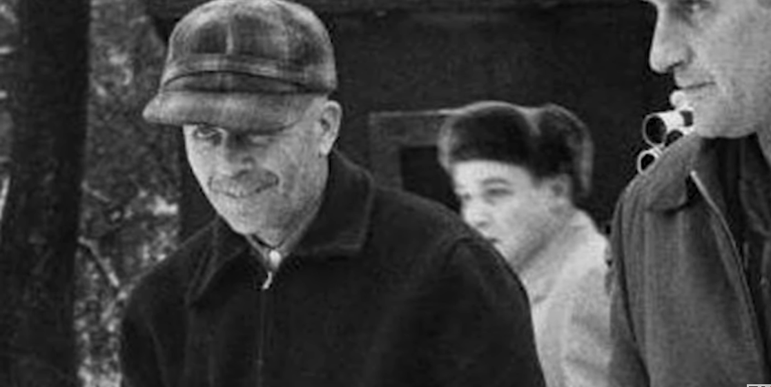 أكل ضحاياه وصنع من جلودهم ثياباً وأوحى لسينما الرعب بأيقونات خالدة.. من هو إيد جين؟