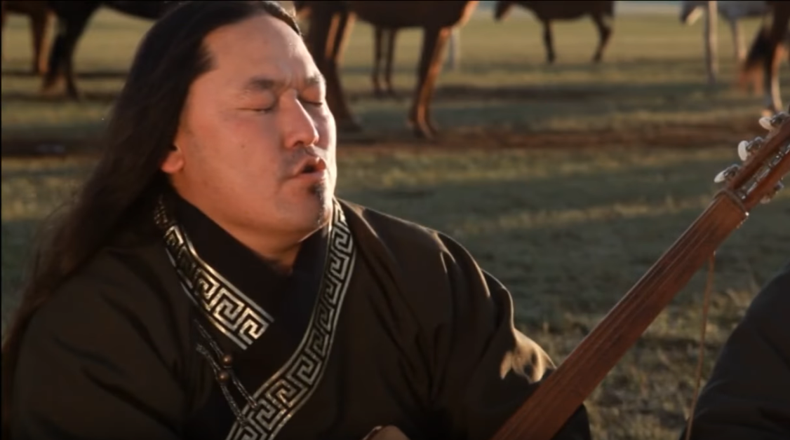 ما هو الغناء الحلقي