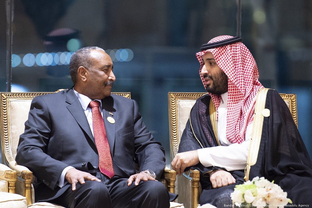 هل يستطيع حمدوك جعل السودان محايداً.. قرار محتمل بشأن اليمن قد يفسد خططه