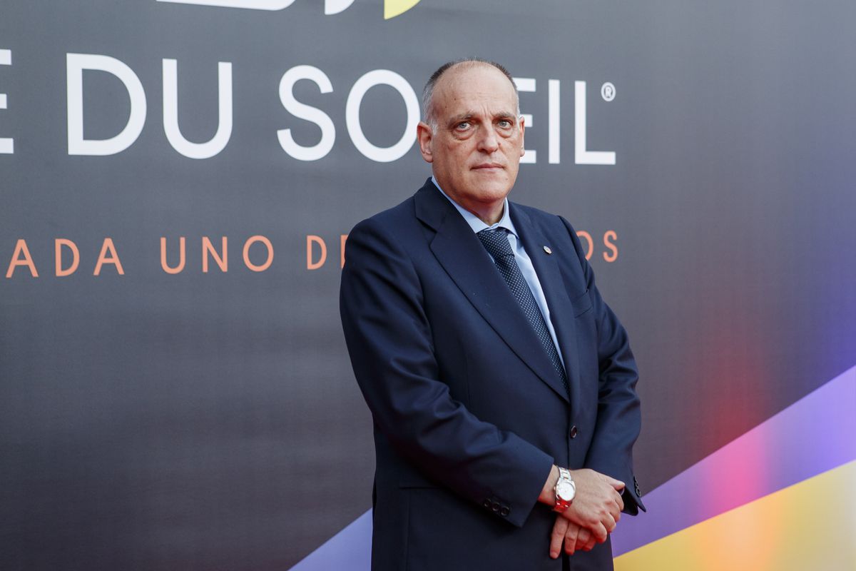 الأزمة مازالت قائمة.. رئيس الليغا يتجه لتأجيل الكلاسيكو وبرشلونة يرفض الاستبدال