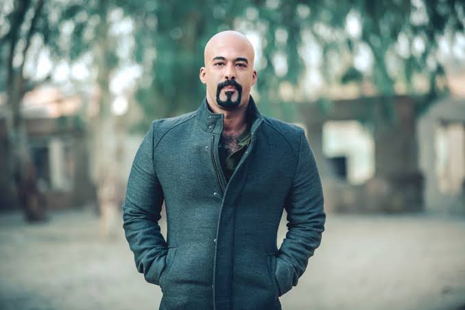 وفاة مفاجئة للممثل المصري الشاب هيثم أحمد زكي.. والفنانون في صدمة