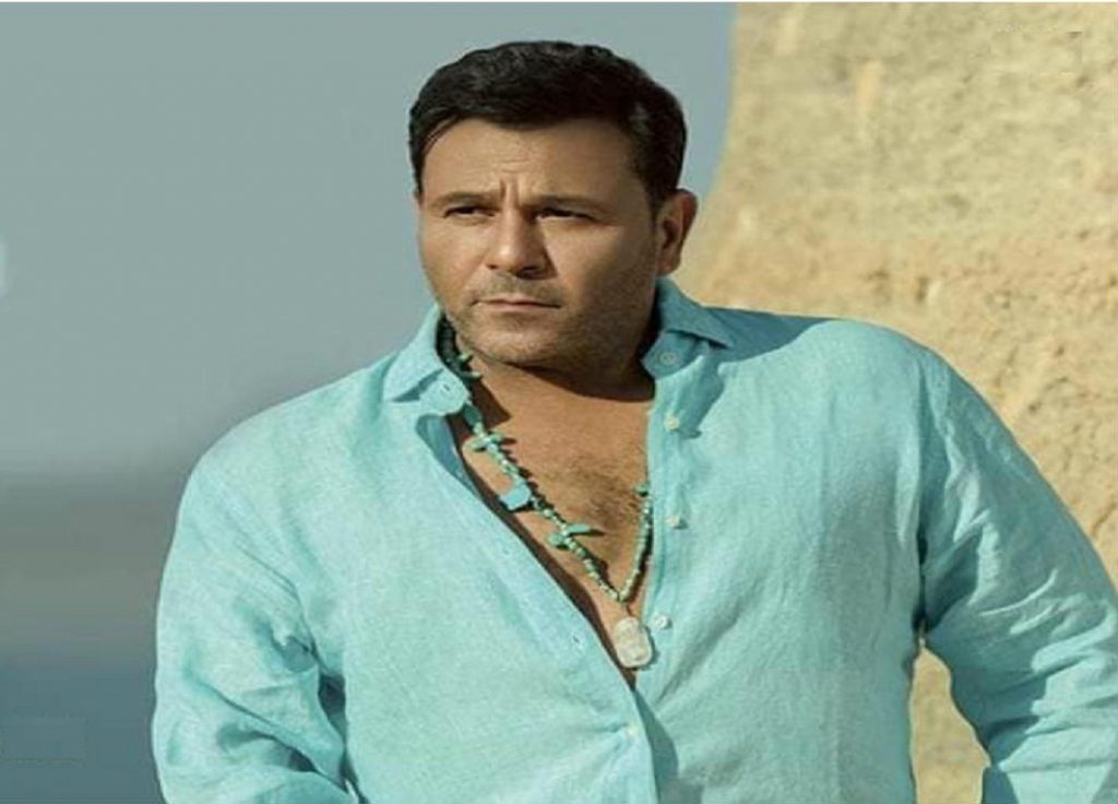 قبل ساعات من عرض مسلسله الأول بعد غياب 9 سنوات.. محمد فؤاد يدخل العناية المركزة