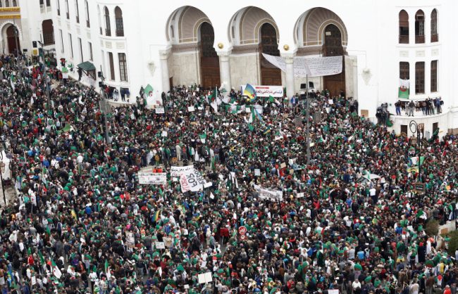 نصف مليون عامل فقدوا وظائفهم في الجزائر إثر «تحقيقات الفساد»