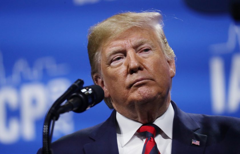 تحقيق مجلس النواب في مساءلة ترامب ينتقل إلى الجلسات العلنية