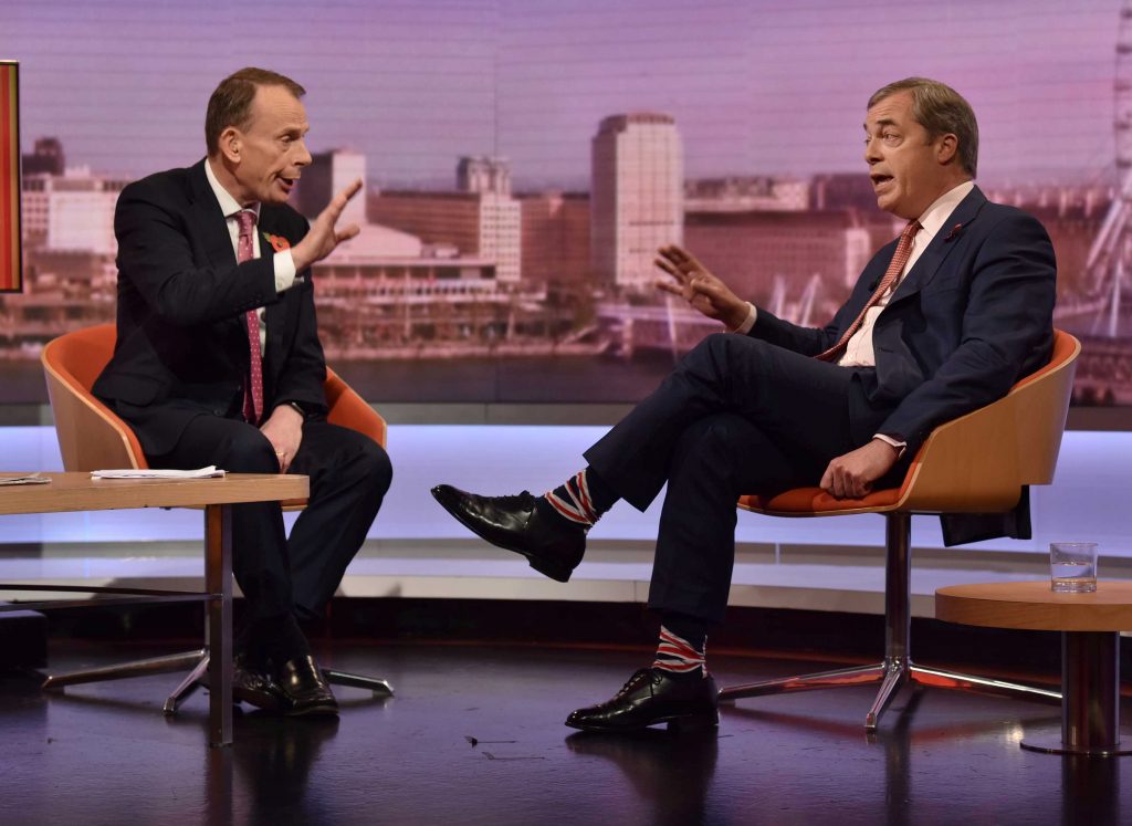 نايجل فيراج، زعيم حزب بريكست البريطاني أنثاء مقابلة تلفزيونية/رويترز