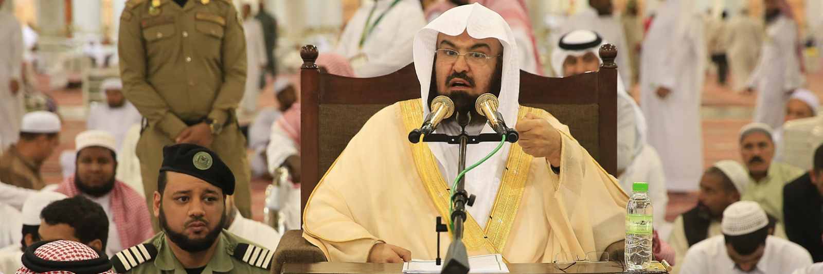 كيف تحولت خطبة الجمعة إلى وسيلة لتضليل المسلمين؟ تؤيد الرؤساء والملوك بدلاً من كشف الفساد