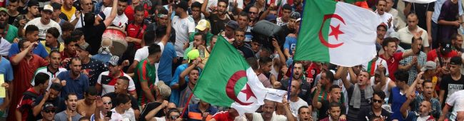 انطلاق الحملات الانتخابية لمرشحي الرئاسة في الجزائر تحت حراسة الجيش