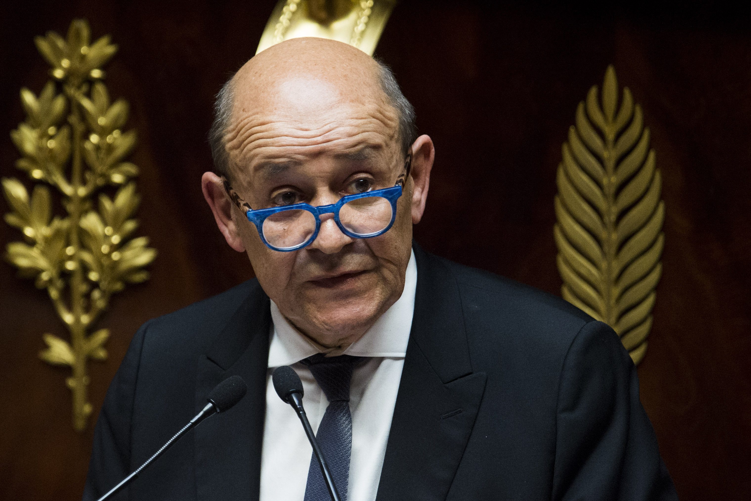 فرنسا تهدد إيران بتفعيل «فض النزاع» المنصوص عليه بالاتفاق النووي