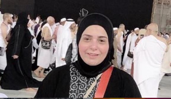 الممثلة صابرين في مكة