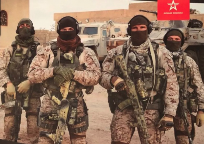 “الفاغنر الروسية” تشيِّد خندقاً ضخماً في سرت.. صور تثير الشكوك حول نية انسحابها من ليبيا ضمن الاتفاق