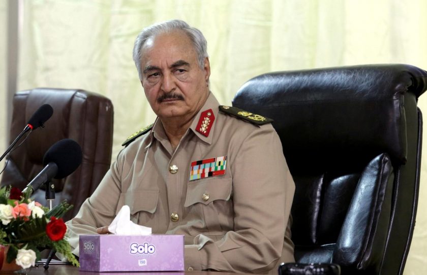 بالتزامن مع زيارة السراج لأردوغان.. حفتر يعتزم تكثيف الهجوم على طرابلس وسط دعوات أمريكية للتهدئة