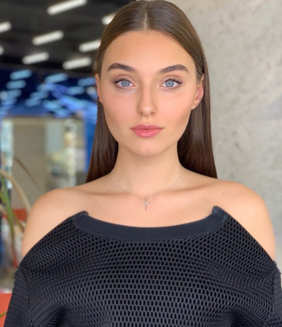 شابة تقاضي مسابقة ملكة جمال العالم بعد منعها من المشاركة لكونها أماً ومطلقة