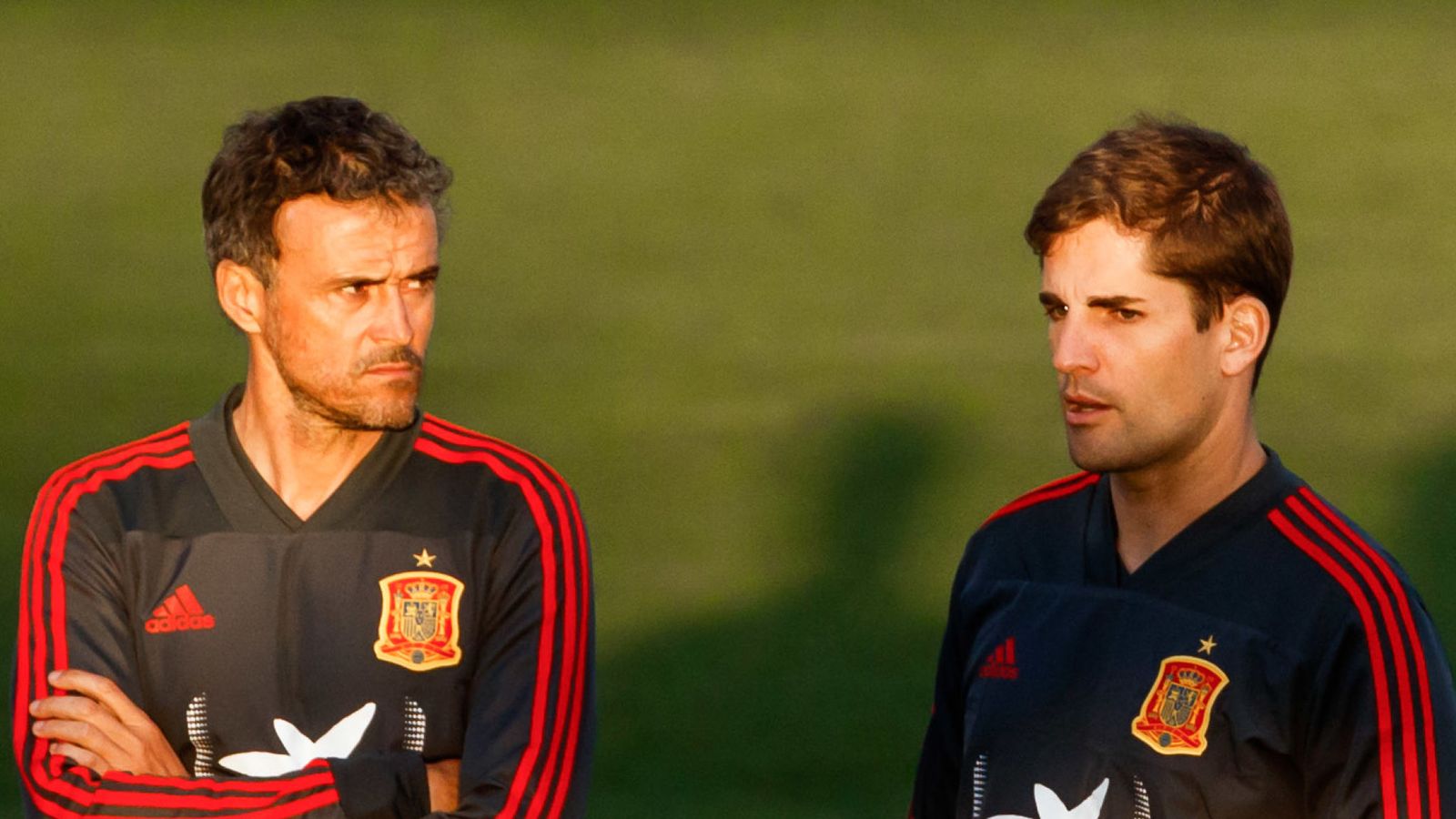 لم يكن وفياً.. إنريكي يتهم مدرب إسبانيا السابق بـ«الخيانة» بعد عودته لقيادة الماتادور