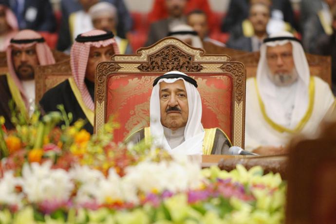 سر حكام الخليج.. ما سبب استقرار دول مجلس التعاون رغم الاضطرابات الحالية؟