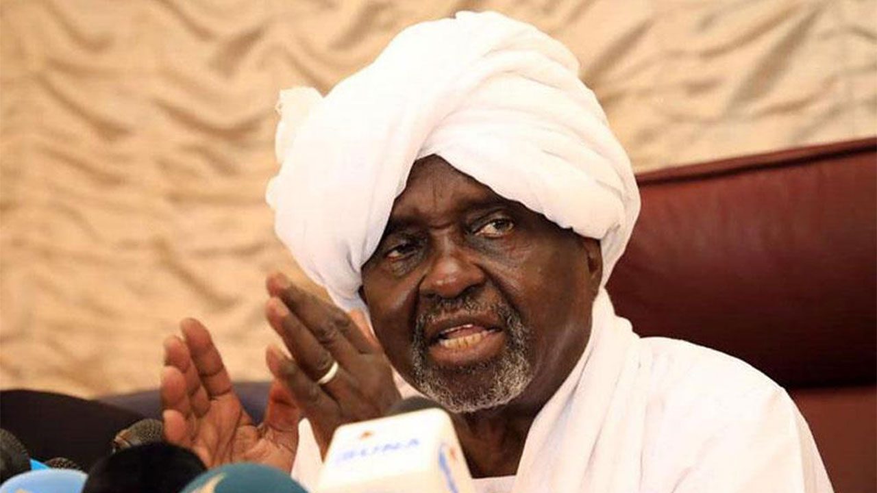 أشهر سياسي إسلامي يُعتقل بتهمة وقعت قبل 30 عاماً! لماذا يجب على الحكومة السودانية إطلاق سراح علي الحاج؟