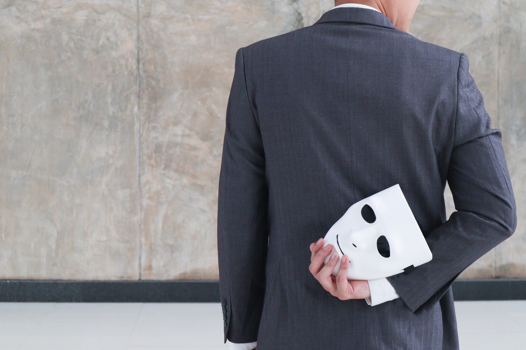 ادعاء المرض من أجل التعاطف.. ماذا تعرف عن متلازمة مانشهاوزن؟