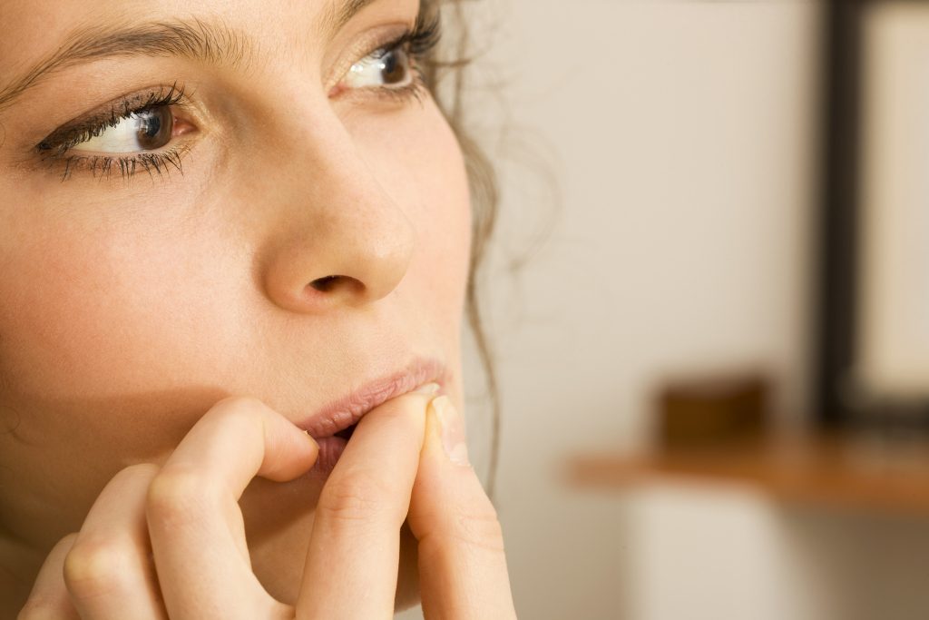 قضم الأظافر