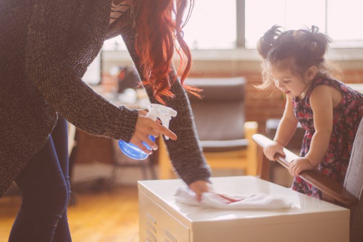 istock\ تنظيف المنزل بشكل يومي