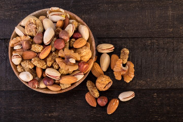 istock\ وجبات خفيفة للعمل