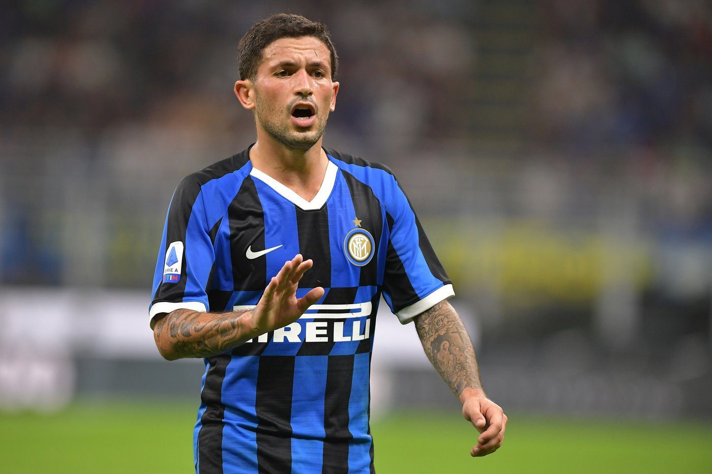 بعد تألقه اللافت مع الإنتر.. مانشستر سيتي ينصب شباكه حول «جوهرة كونتي» في الكالتشيو