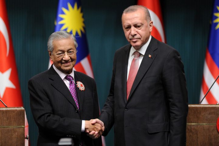 أردوغان ومهاتير محمد/ رويترز