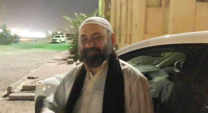 وليد الطبطبائي يجهش بالبكاء عقب الإفراج عنه.. تذكر والدته الراحلة فلم يتمالك نفسه أمام الكاميرات «فيديو»