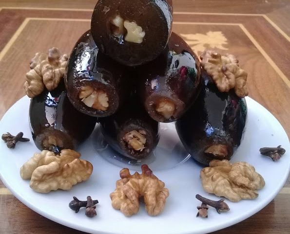  مربى الباذنجان بالجوز 