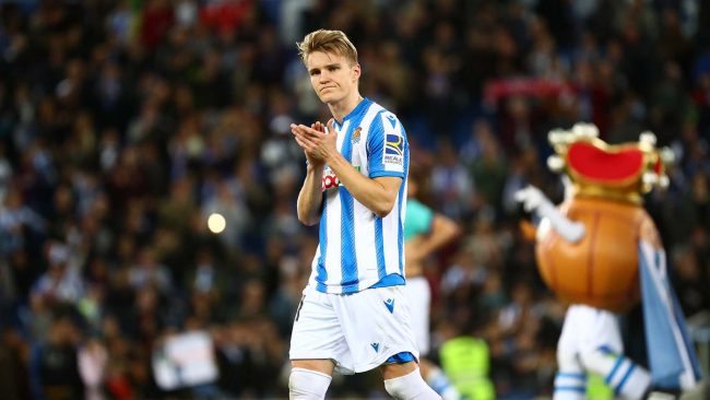 في واقعة طريفة.. «يوم الكذب» يدعم صفوف مانشستر سيتي بنجم ريال مدريد قبل صدامهما المرتقب